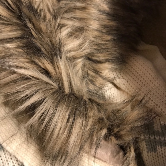 Faux Fur-Collar Aztec Belted Cardigan - Picture 4 of 4